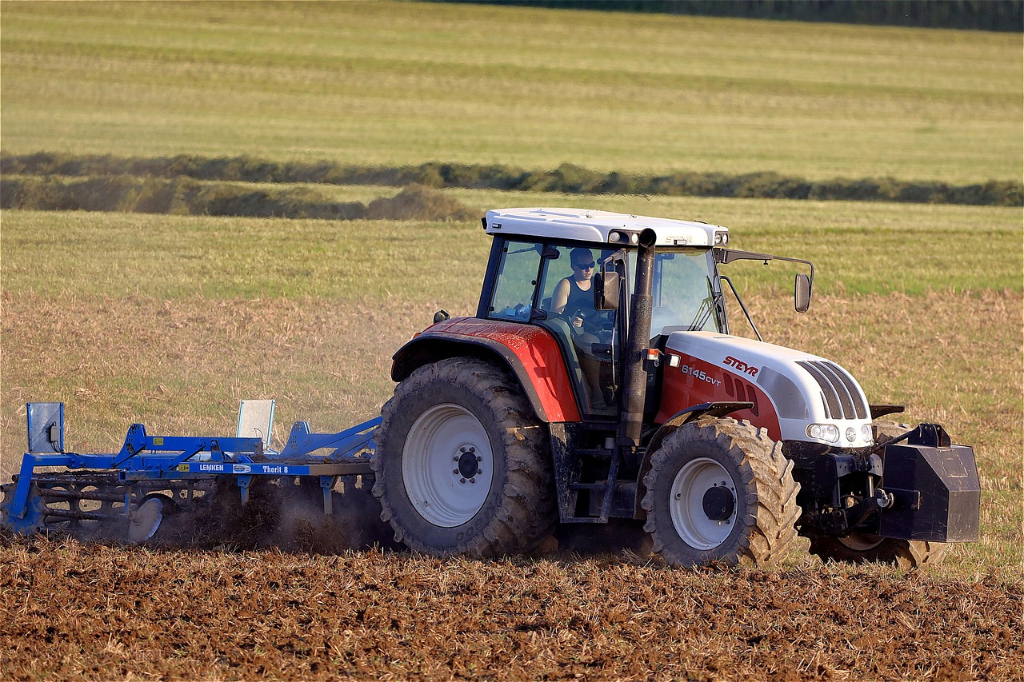 How to Choose the Right Hydraulic Cylinder for Your Round Baler: A Buyer’s Guide